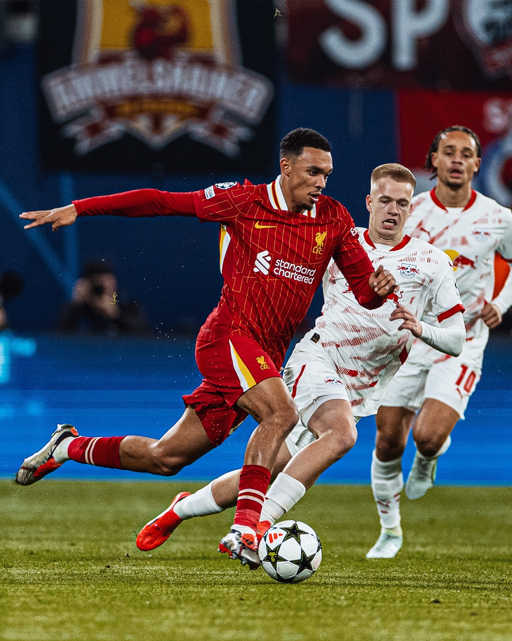 利物浦险胜晋级，欧冠冠军前景大好的简单介绍