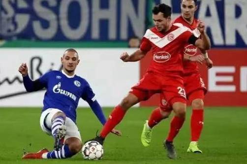 aoa体育培训-欧冠资格赛精彩开战，球队争夺晋级机会