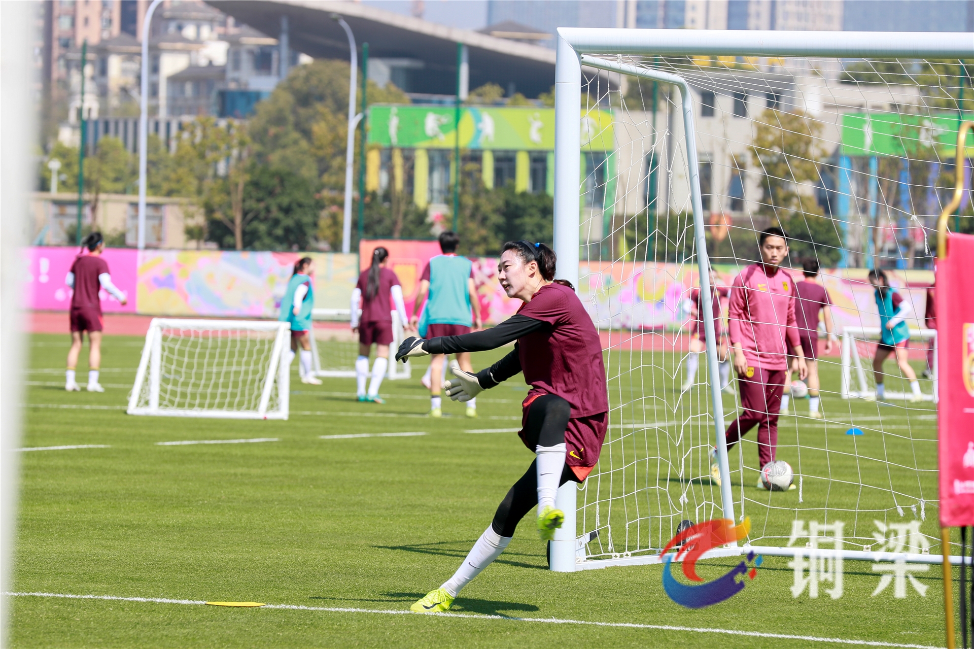 中国女足国家队迎来新一期集训,备战重要比赛 中国女足国家队迎来新一期集训,备战重要比赛