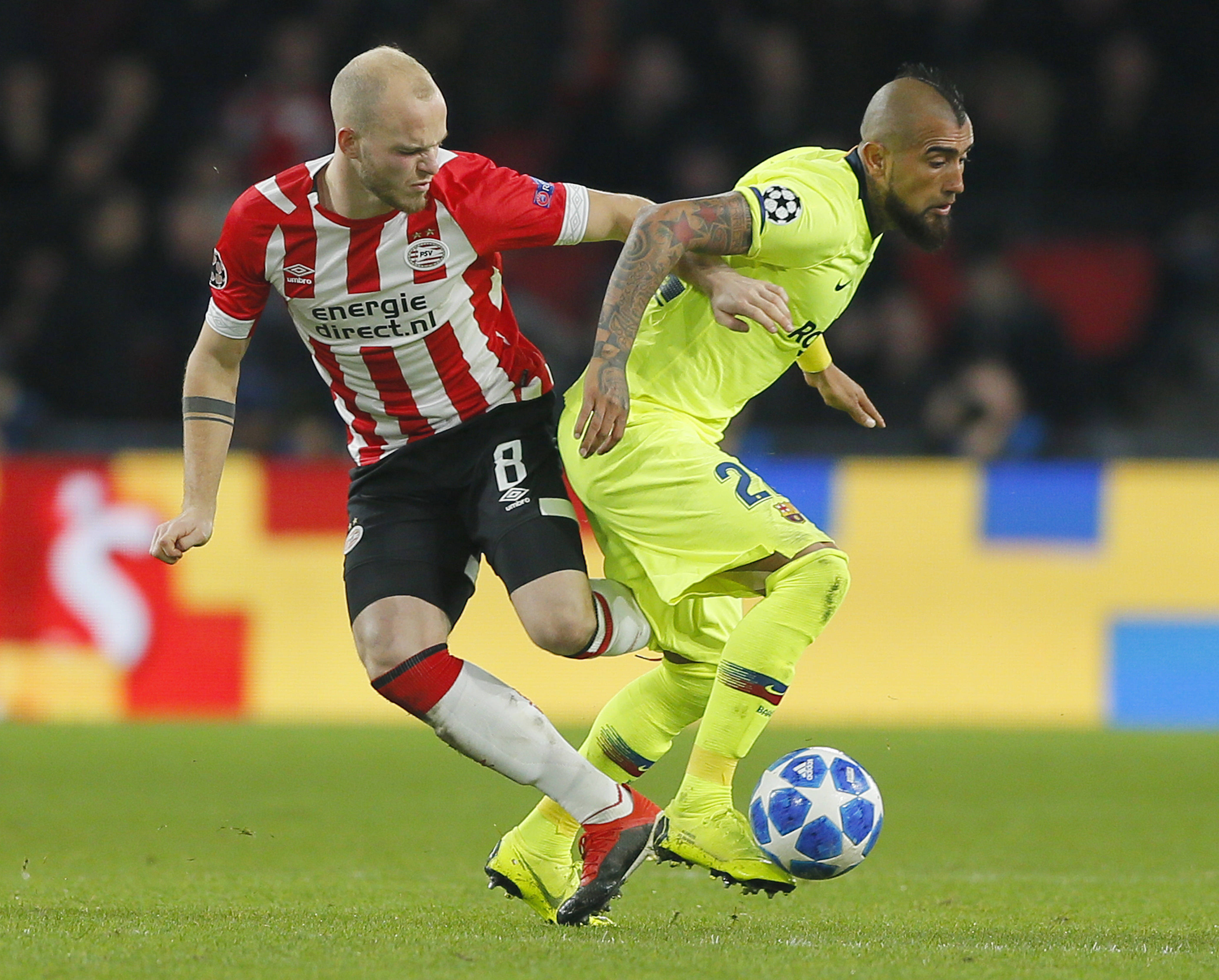 aoa体育馆-尤文图斯客场取胜，挽救晋级希望