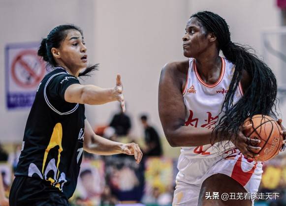 赛场上球员们的激情表现令人动容