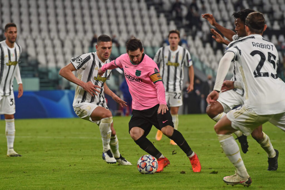 巴塞罗那球迷热情支持球队斗志昂扬的简单介绍