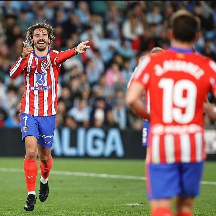 塞维利亚球员连入两球，助球队击败对手