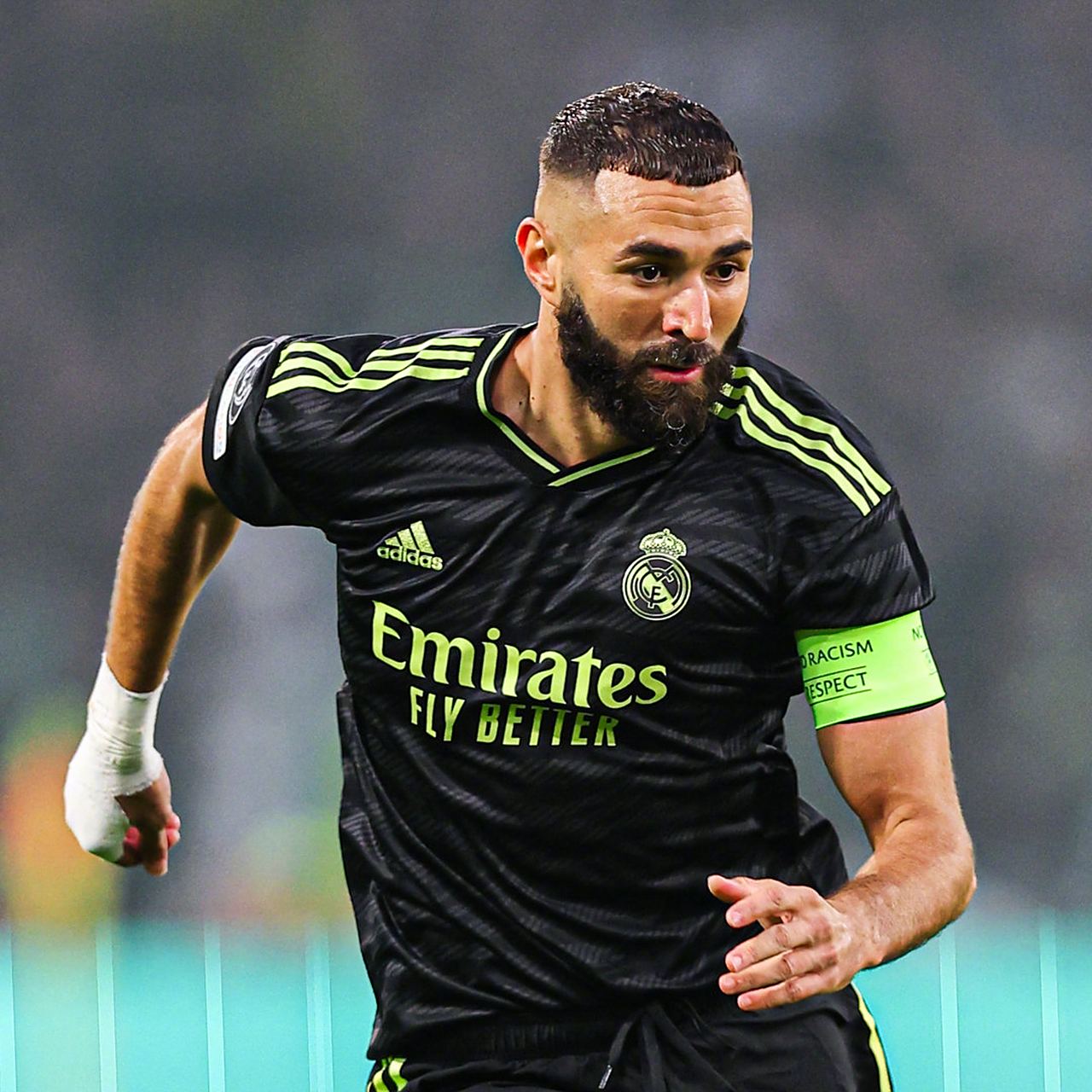 皇马卫冕失利，本泽马半场受伤提前下场