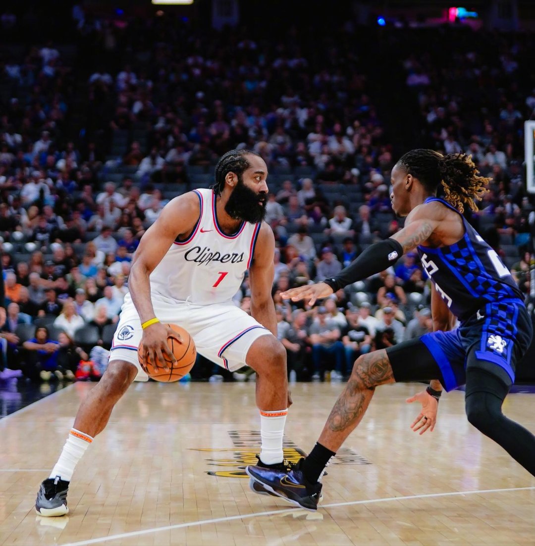 NBA比赛暂停或取消，球员们休息备战下一场比赛