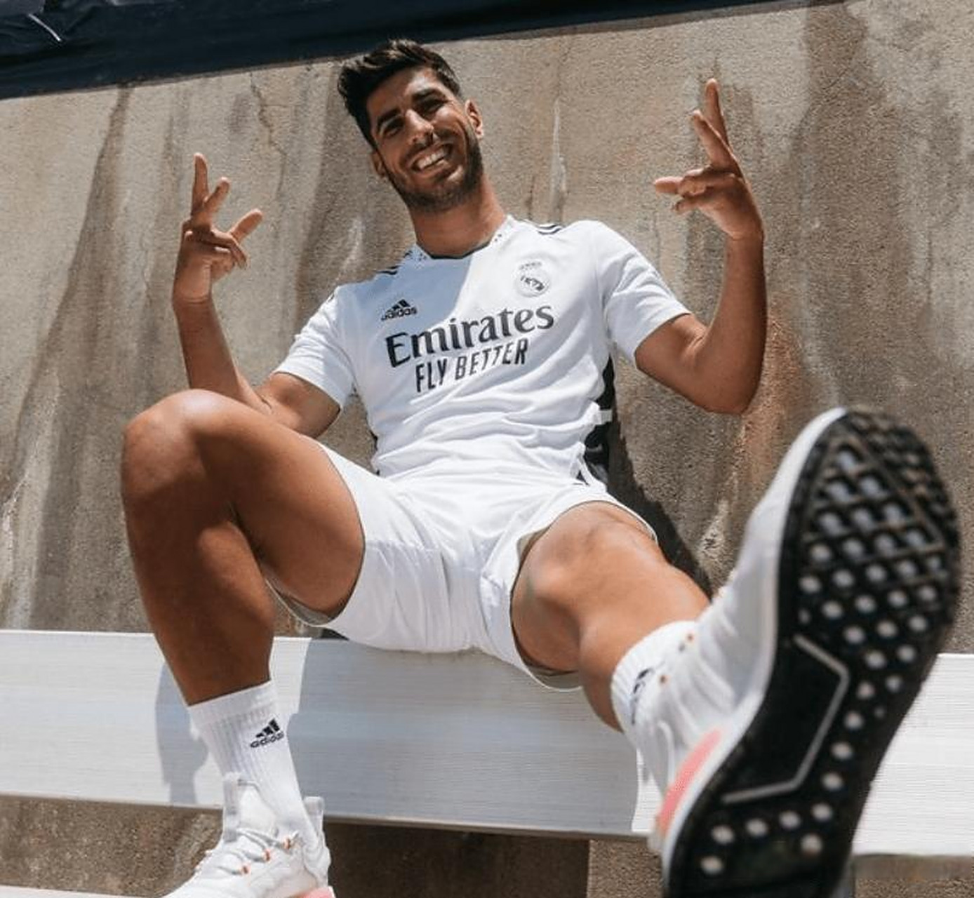 aoa体育直播-阿森西奥发挥出色，助皇马赢得关键之战的简单介绍