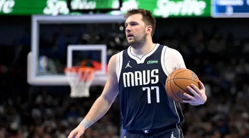 开拓者客场战胜独行侠，扩大领先优势的简单介绍