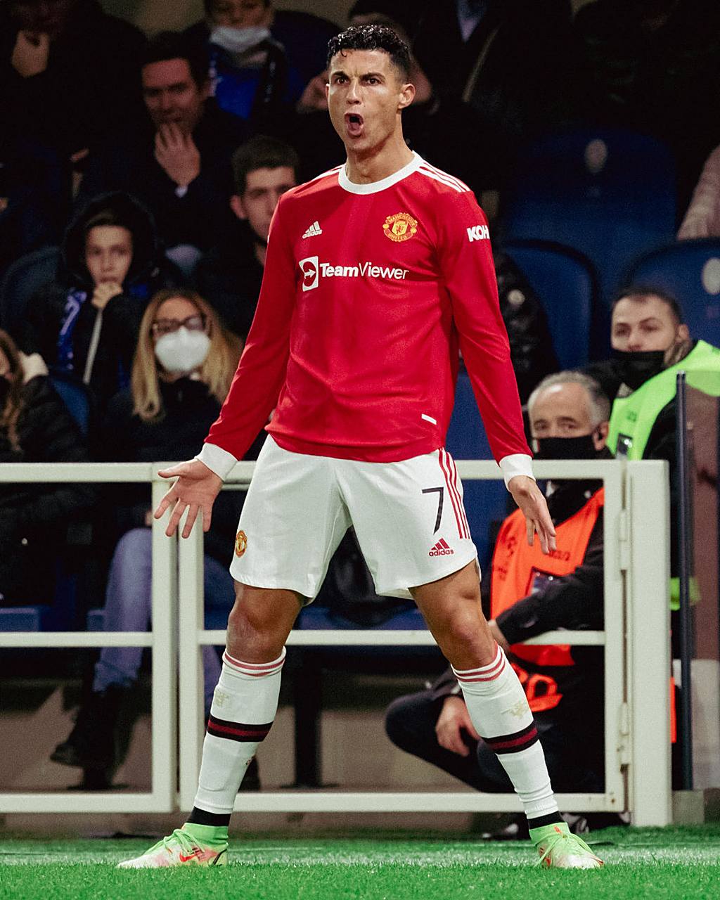 英超联赛:曼联主场大败,欧冠名额悬而未决的简单介绍 英超联赛:曼联主场大败,欧冠名额悬而未决的简单介绍