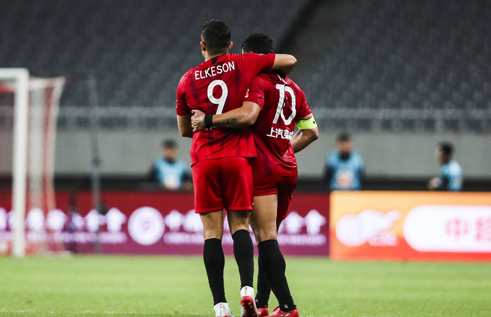 上港客场击败重庆，取得必胜