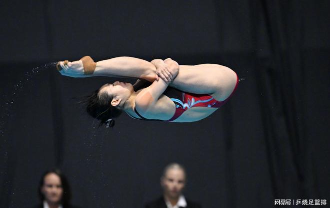 关于意大利女子跳水选手冷静应对，收获银牌的信息