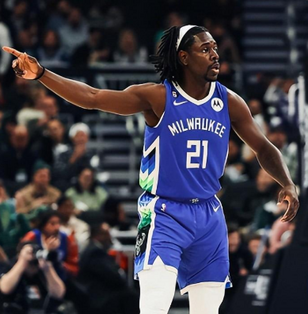 aoa体育娱乐-雄鹿继续豪取胜利，保持不败