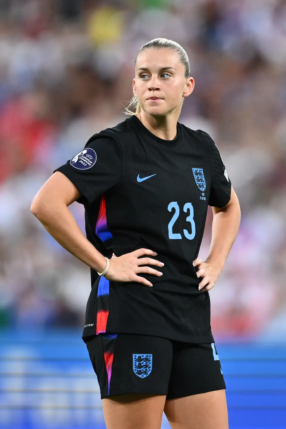 关于英格兰女足突破困境，成功挺进八强的信息