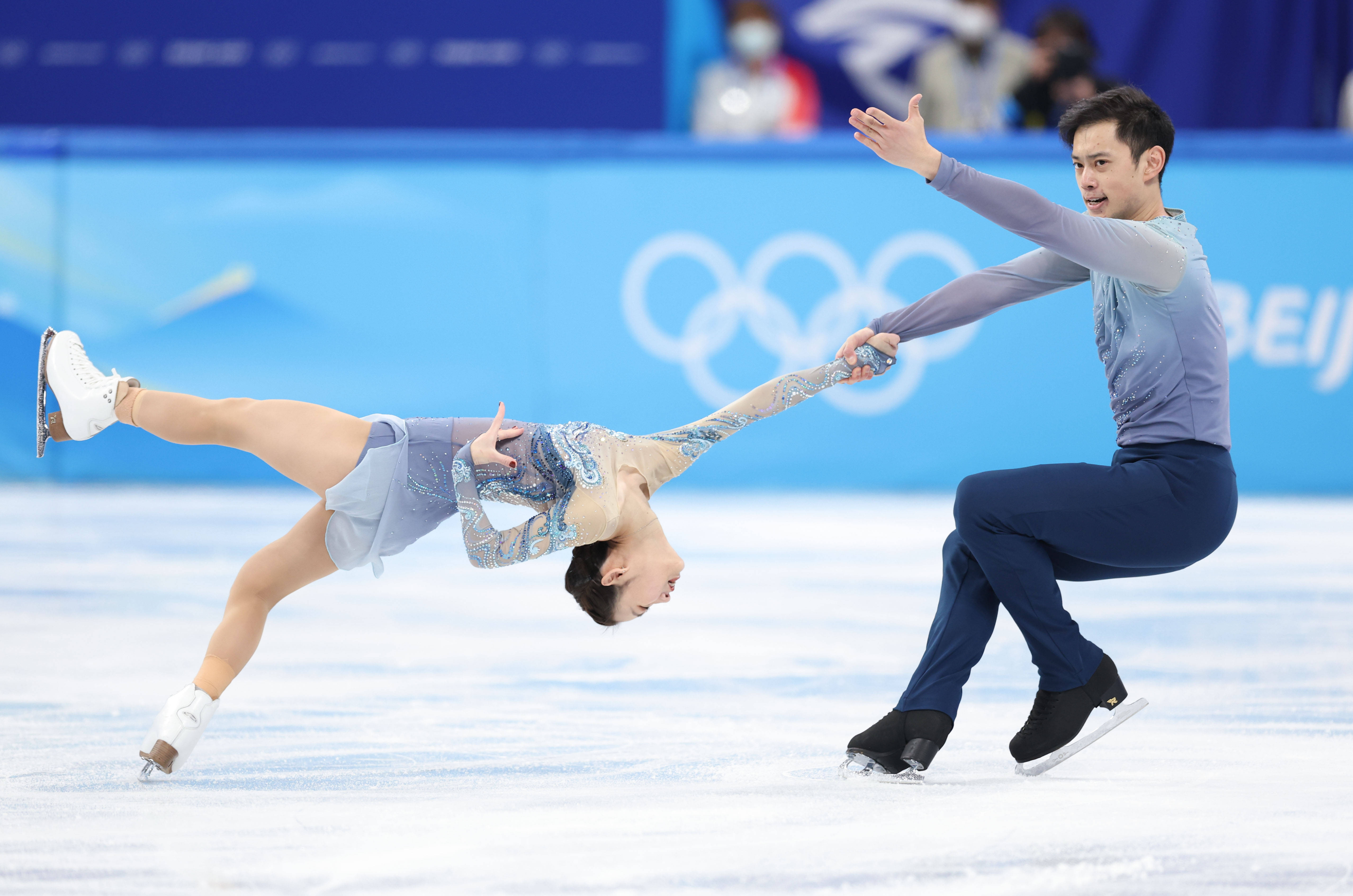 aoa体育新闻-劲敌对峙：花样滑冰项目极度激烈的简单介绍