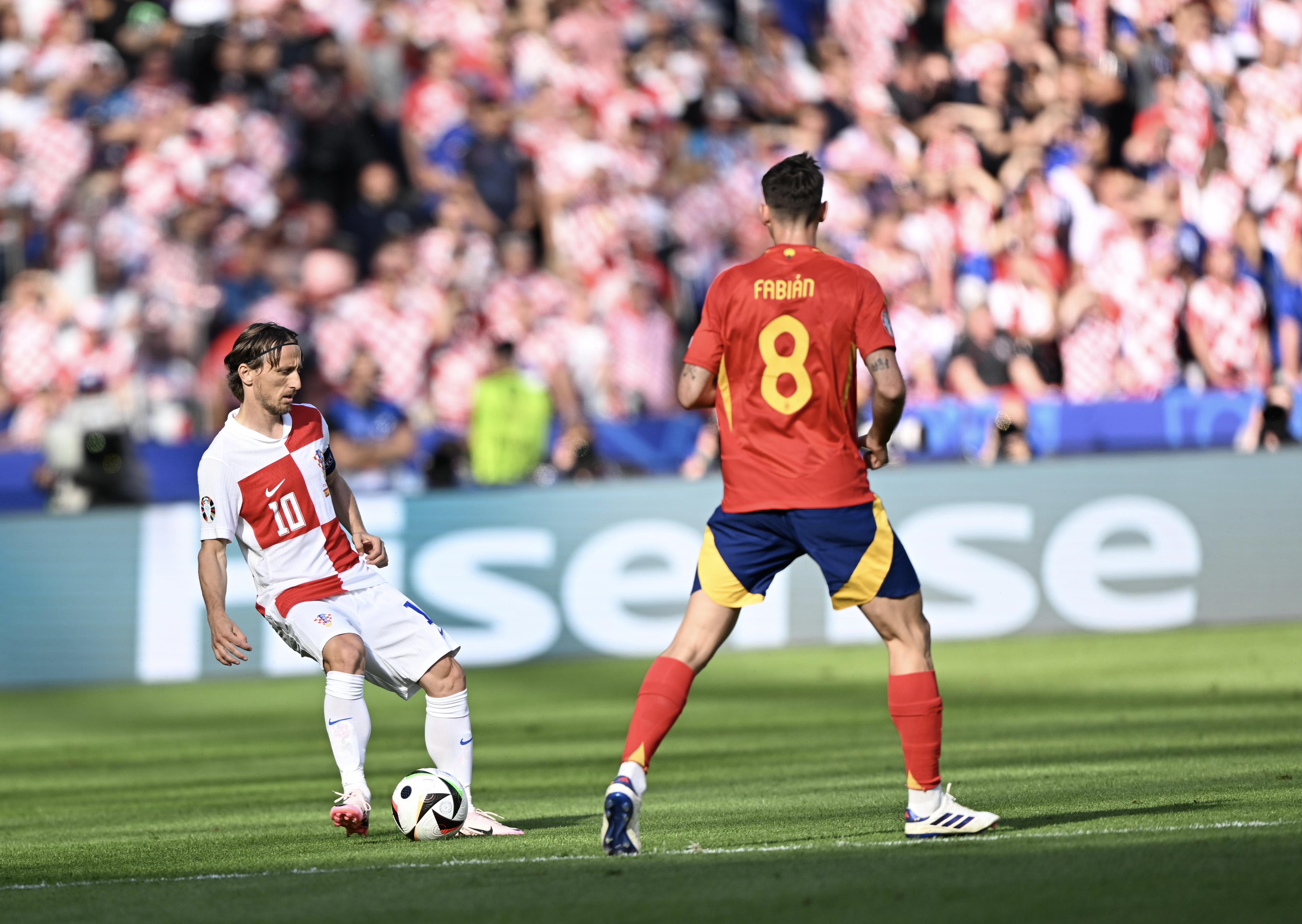 意大利迎战乌克兰,全力以赴争夺胜利的简单介绍 意大利迎战乌克兰,全力以赴争夺胜利的简单介绍